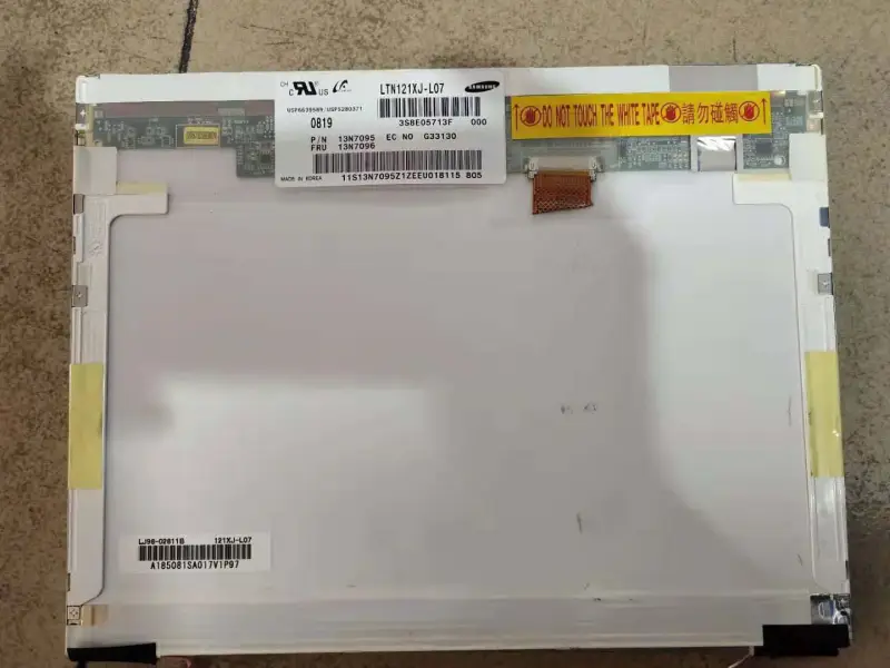 Remplacement du panneau LCD Samsung LTN121XJ-L07 pour ordinateur portable