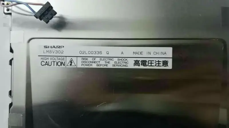 Sharp LM8V302 LCD