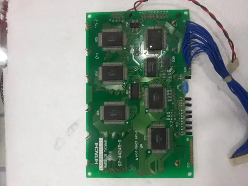 HITACHI LMG 6401PLGE fabriqué à TAIWAN ROC 97-44245-9 carte LCD