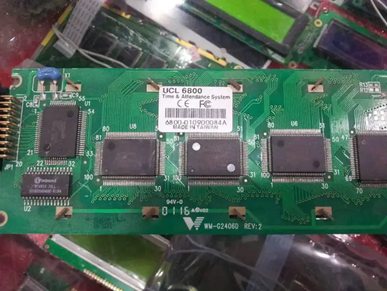 WM-G2406D rév: 2 carte LCD