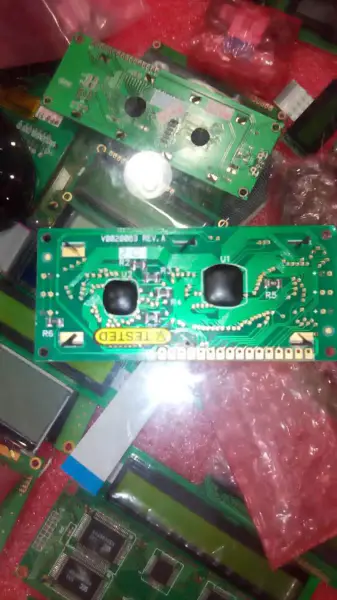 v0020063 rév.a 2036stldygbn-d 311 carte LCD