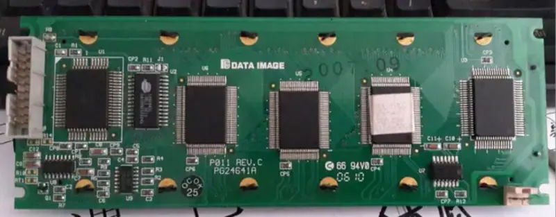 IMAGE DE DONNÉES P011 REV.C Carte LCD PG24641A