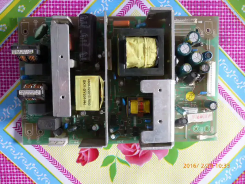 Carte d'alimentation Skyworth 32L01HM 37L05HR 5800-P32TTU-0110 168P-P32TTU-10