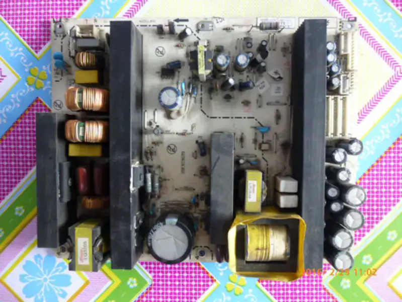 XOCECO LC-42FT18 LC-42HC56 LC-42HU27 carte d'alimentation 569FY1620N carte LCD