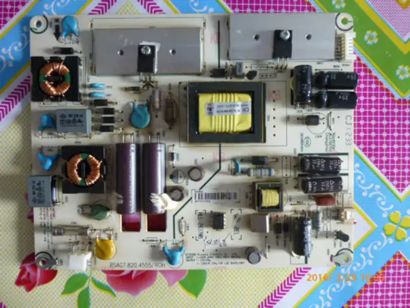 Carte d'alimentation Hisense LED32H310 LED32K11 RSAG7.820. 4555/4321