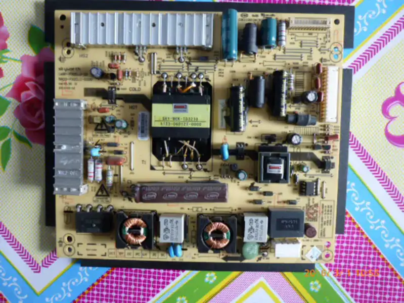 Carte d'alimentation Skyworth 39E350D 39E61HR 5800-P32ELU-0200 168P-P32ELU-20