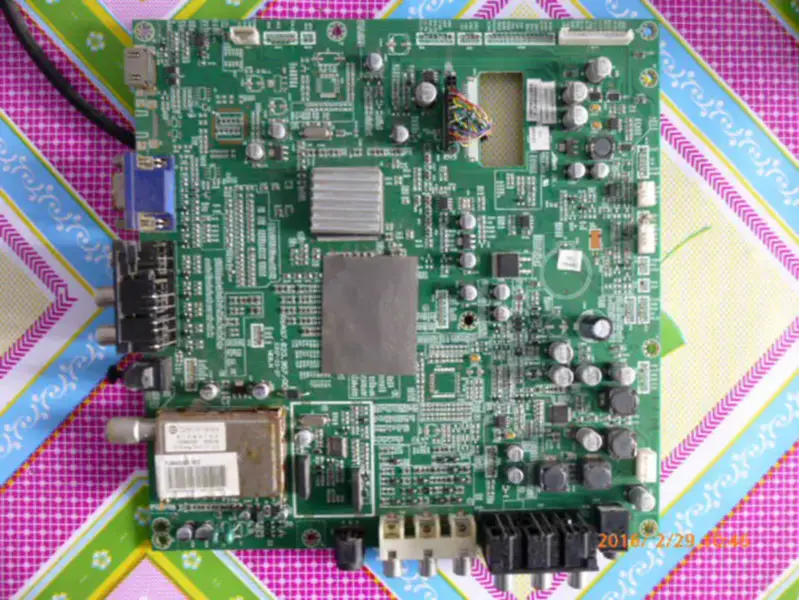 Hisense TLM4233D Board RSAG7.820.957 with LG lcd LC420WX7