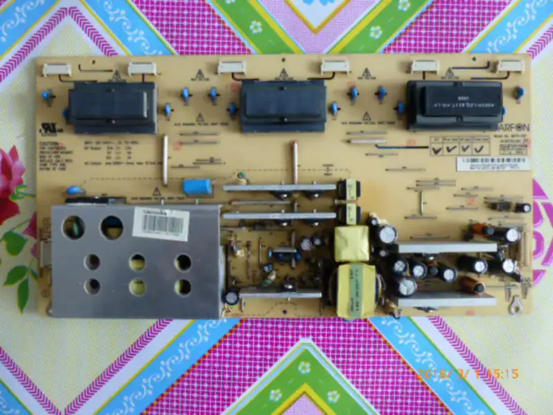Hisense TLM3233D Power Supply Board B070-001 4H.B0700.001/F1 LCD board