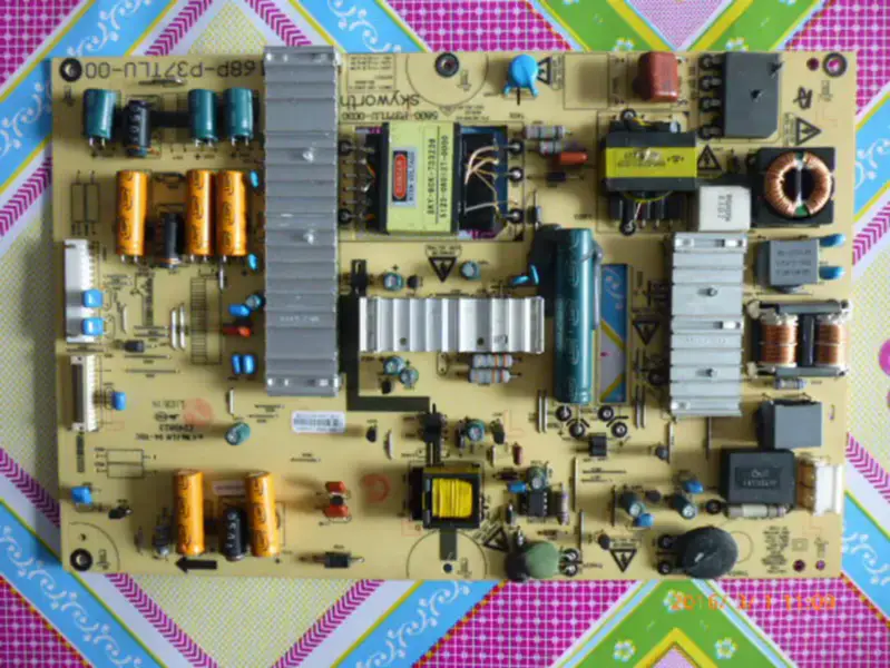 Carte d'alimentation Skyworth 37E82RD 168P-P37ELU-00 5800-P37TLU-0050