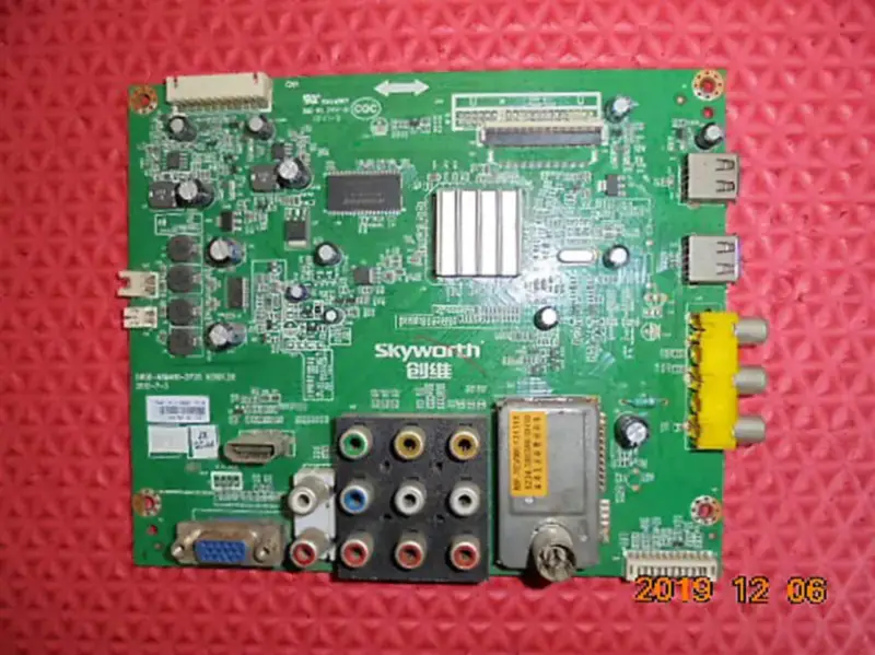 Carte Skyworth 32E301C 5800-A8M410-2P20 avec écran lcd Skyworth RDL320HY