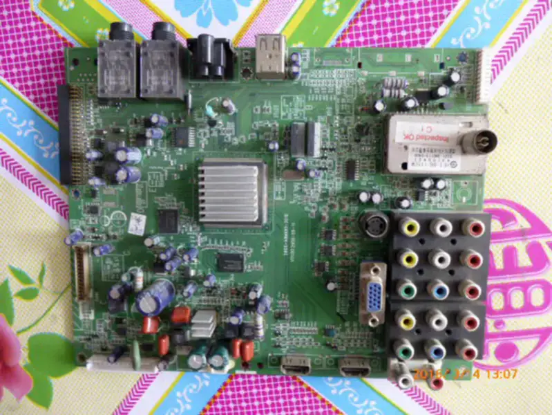 Carte Skyworth 32L03RM 5800-A8M680-2010 avec écran LCD LC320WXN