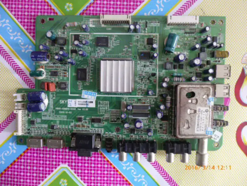 Carte Skyworth 32LED10 37LED10 5800-A8M810-0040/0020 avec écran LCD