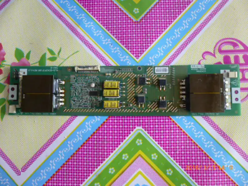 Carte onduleur Hisense TLM42V68PK TLM42V88GP TLM42V67PK 6632L-0521A