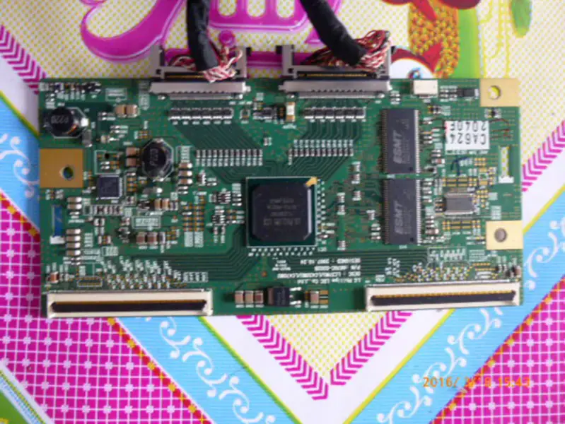 Carte logique Hisense TLM42P69GP 6870C-0202B avec écran LCD LC420WUD