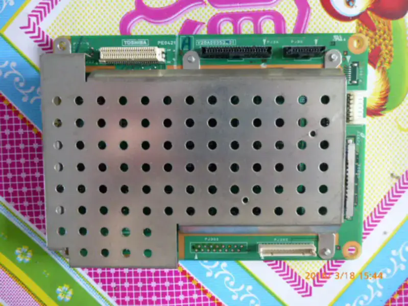 Toshiba 52C3000C Board PE0421A V28A00052201 with LTA520HB01 LCD board