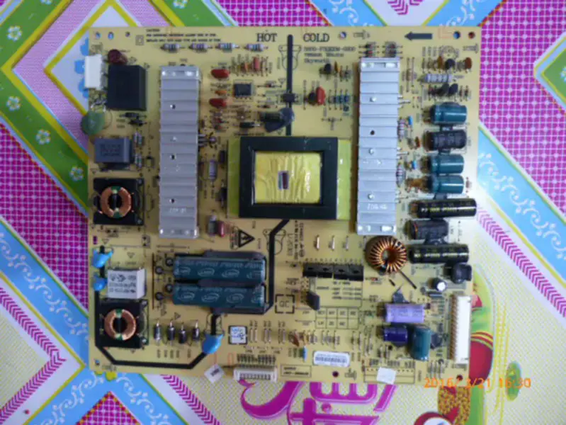 Carte d'alimentation Skyworth 32M55HM 5800-P32EXM-0210/0200
