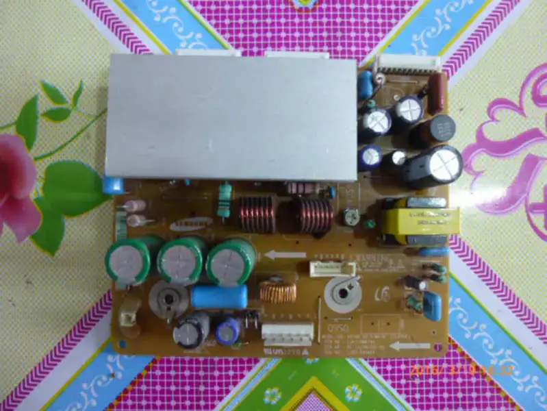 Hisense TPW42M88 Y board LJ41-06614A LJ92-01669A with Samsung lcd S42AX-YB08