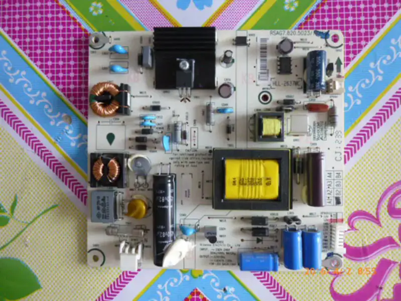 Carte d'alimentation Hisense LED32K180D RSAG7.820.5023/ROH