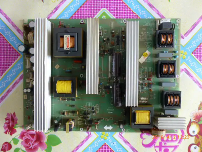 Carte d'alimentation Skyworth 55L09RF 5800-P52TTN-0100 168P-P52TTN-00
