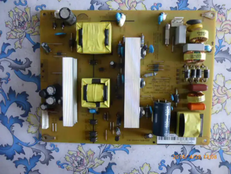 changhong LED39B2000C Placa de fuente de alimentación XR7.820.276V1.0 R-HS100D-1MF12