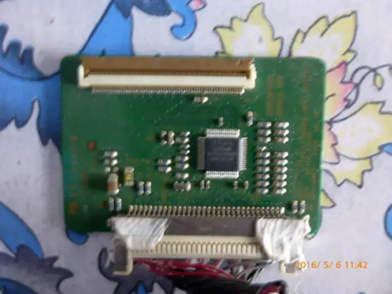 Carte logique Skyworth 32S12HR 32K03HR 6870C-0303 LC320WXE-SBV1 B