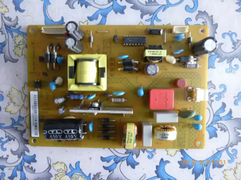 Changhong LED39C2000 carte d'alimentation HSU25D-2M8 XR7.820.285V1.1