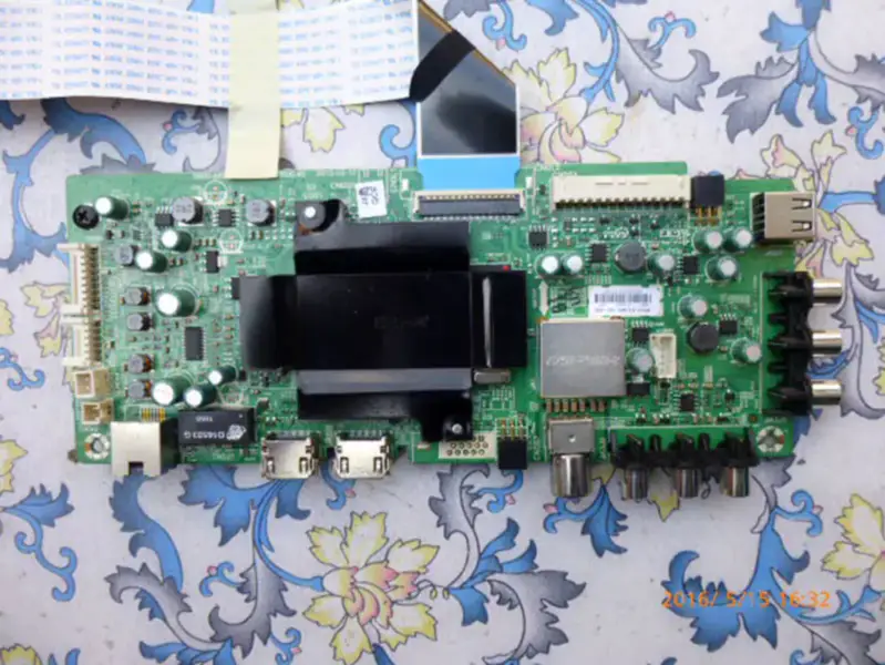 Carte Skyworth 40E510E 5800-A8S620-0P40 avec lcd SEL400FY (QD0-301)