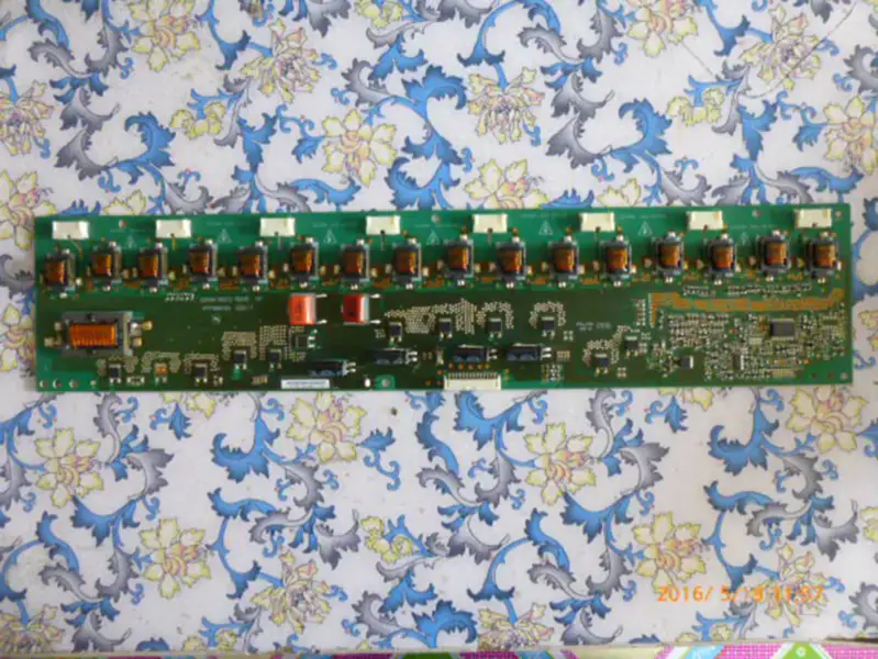 Changhong ITV42820F LT42876FHD carte de rétro-éclairage de carte d'inverseur VIT71864.50