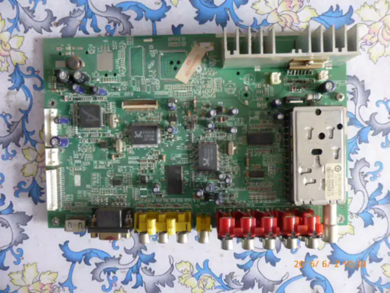 Carte Skyworth 26L16SW 5800-A8R010-02 lcd V260B1-LN1