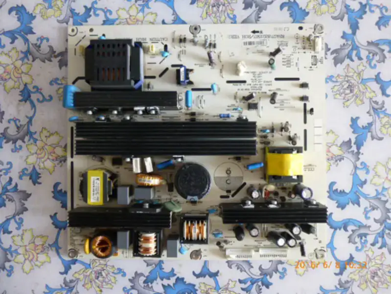 Carte d'alimentation Hisense TLM46V69P TLM46V86PD RSAG7.820.1567/ROH