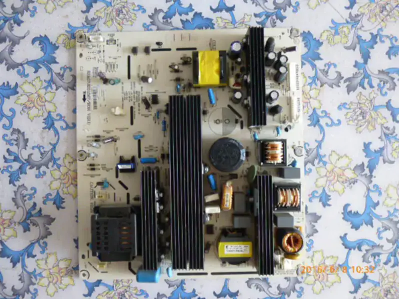 Hisense TLM40V68P (1) Carte d'alimentation RSAG7.820.1567 /ROH VER.D
