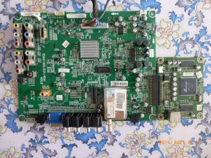 Hisense TLM4236P(1)117930 carte RSAG7.820.1531/ROH lcd V420H1-LN1