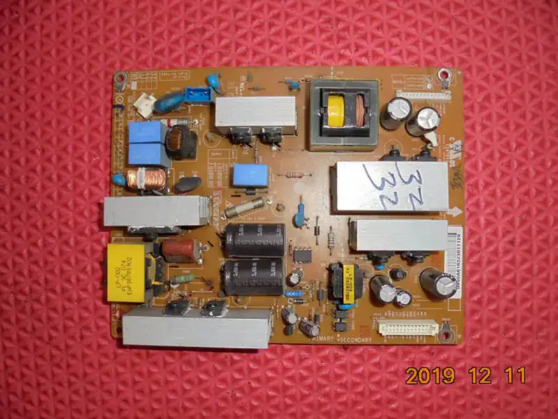 Carte d'alimentation LG 32LH30RC-TA LG P32-09P EAX55176301/11