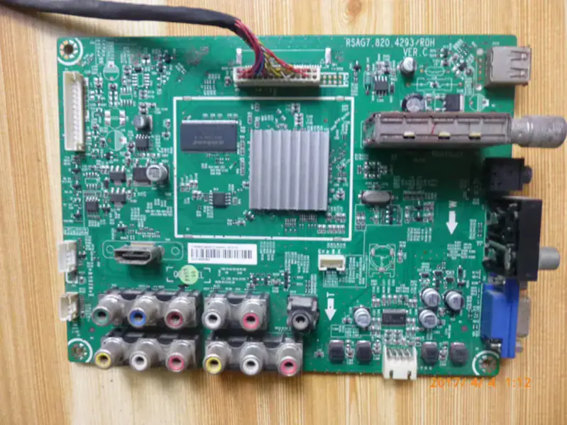 Hisense TLM26E01 Board RSAG7.820.4293 with Samsung lcd LTA260AP04