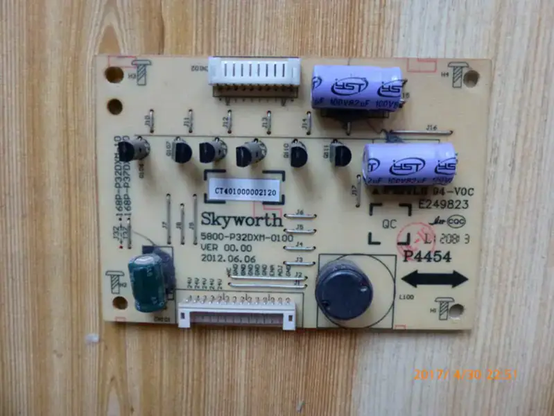 Skyworth 32E700S Backlight Board INVERTER Board 168P-P32DXM-10 5800-P32DXM-0100