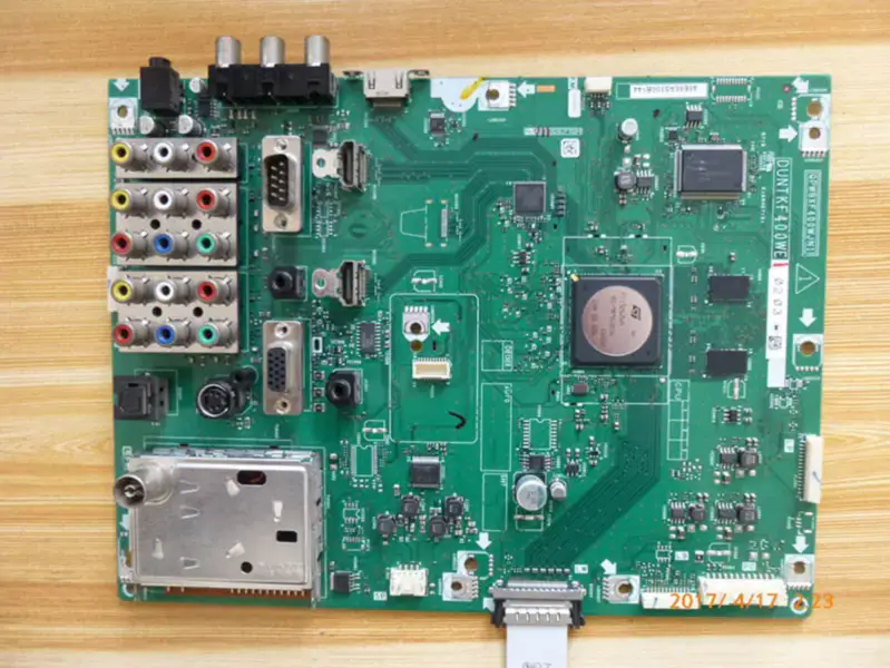 Sharp LCD-46E66A Board QPWBXF400WJN2 with Sharp lcd LK460D3LW70T