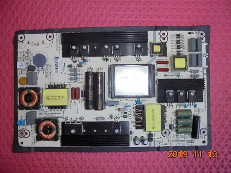Carte d'alimentation Hisense LED60K380 RSAG7.820.5855/R0H