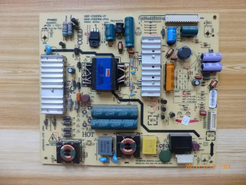 Carte d'alimentation Skyworth 32E500E 168P-P32EWM-07 5800-P32EWM-0710