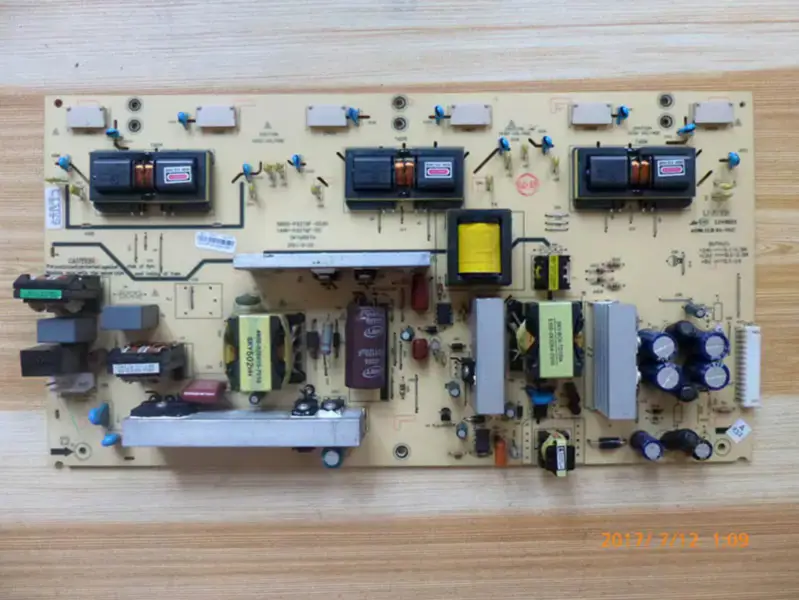 Carte d'alimentation Skyworth 32L05HR 32L01HM 5800-P32TQF-0010/0020