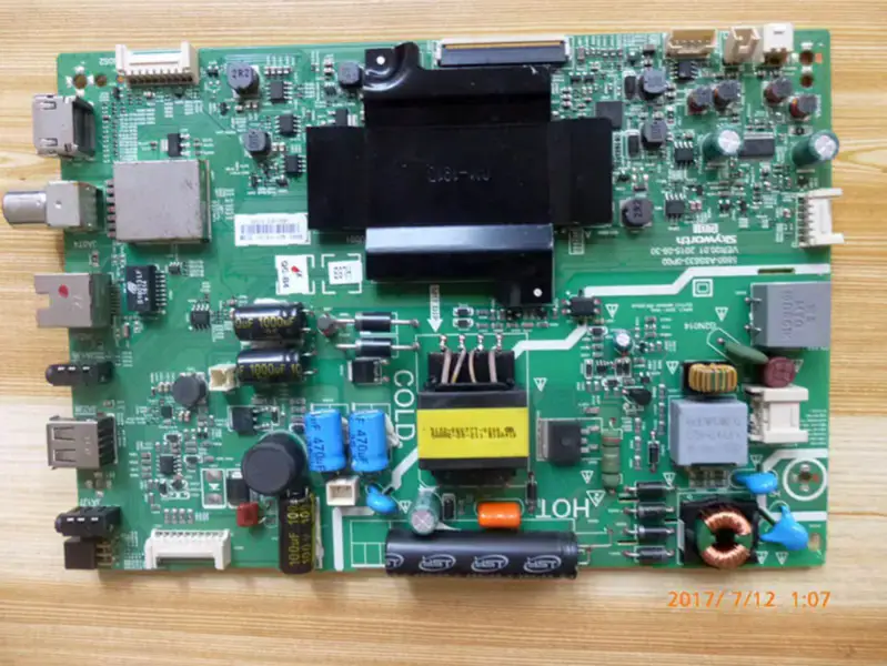 Carte Skyworth 32E3500 5800-A8S633-0P00 avec carte LCD RDL320HY(BD0-908)