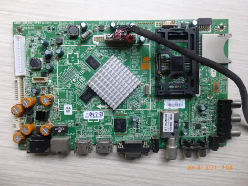 Carte Skyworth 32E680F 5800-A8K560-0P50, avec lcd REL320HY