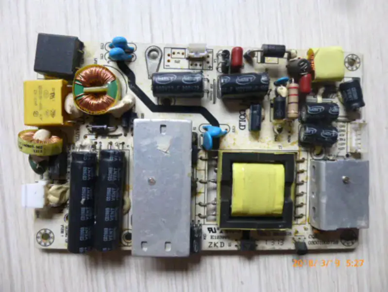 TONGFANG LE-32TL2600 carte d'alimentation TP051UG01 03001005728