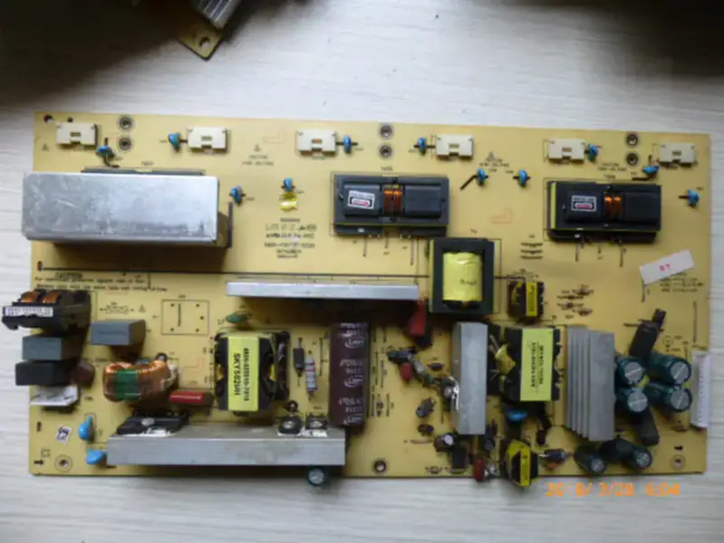 Carte d'alimentation Skyworth 32 pouces 5800-P32TQF-0010/0020/0030