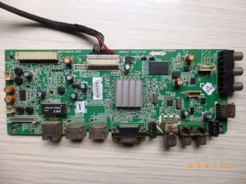 Carte Skyworth 32E5ERS 5800-A8R230-3P40 avec écran lcd SK32M32J