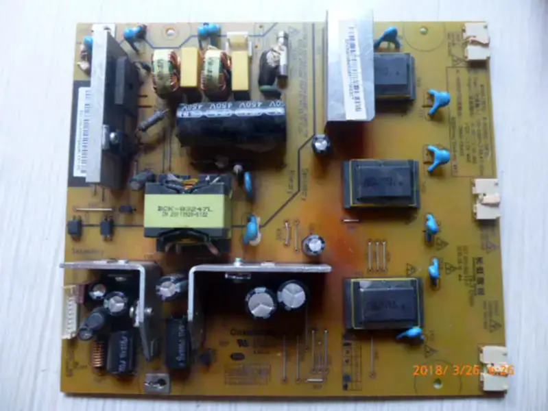 Changhong LT24630X carte d'alimentation XR7.820.062V2.0 R-HS080L-2HF01