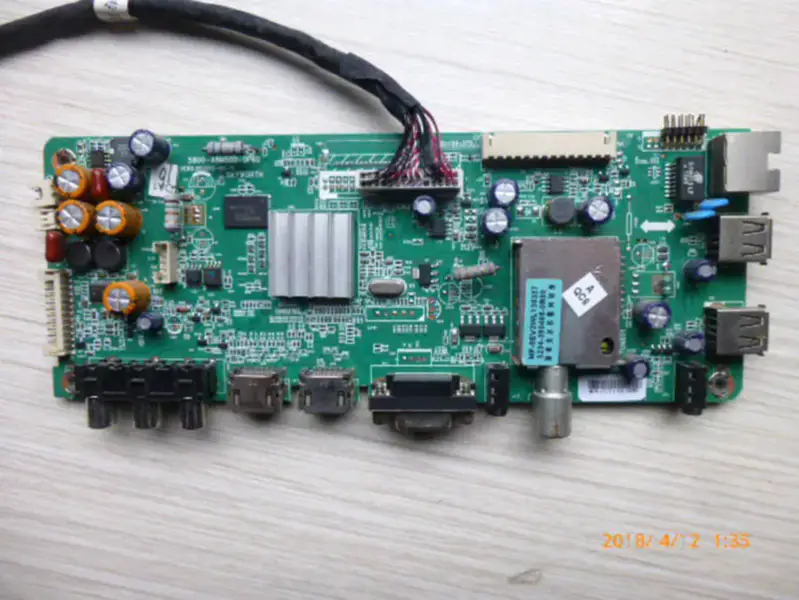 Carte Skyworth 32E600F 5800-A8M500-0P60 avec écran lcd SEL320V8-S0BA