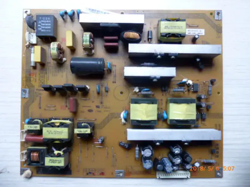changhong iTV32750X R-HS095P-3HF01 XR7.820.073 V1.1 LCD board