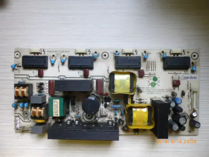 Hisense TLM2633D écran LCD 26 pouces