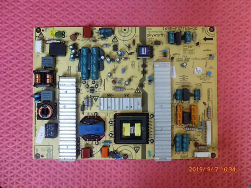 Carte d'alimentation Skyworth 32E15HR 5800-P37TWS-0060 168P-P37TWS-00