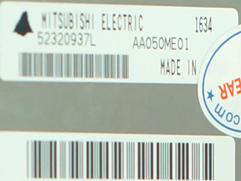 Remplacement du panneau LCD AA050ME01 Mitsubishi pour application industrielle